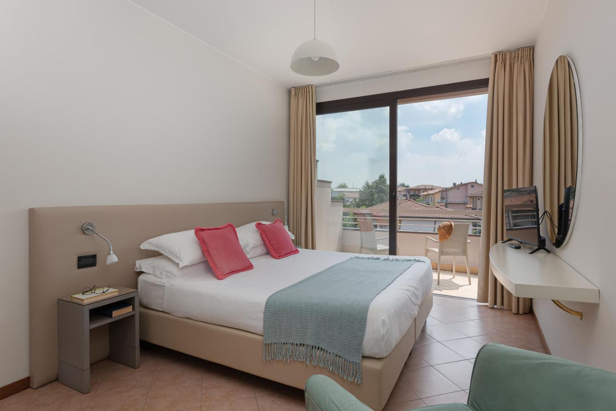 Il Sogno Apartments Desenzano del Garda Exteriör bild