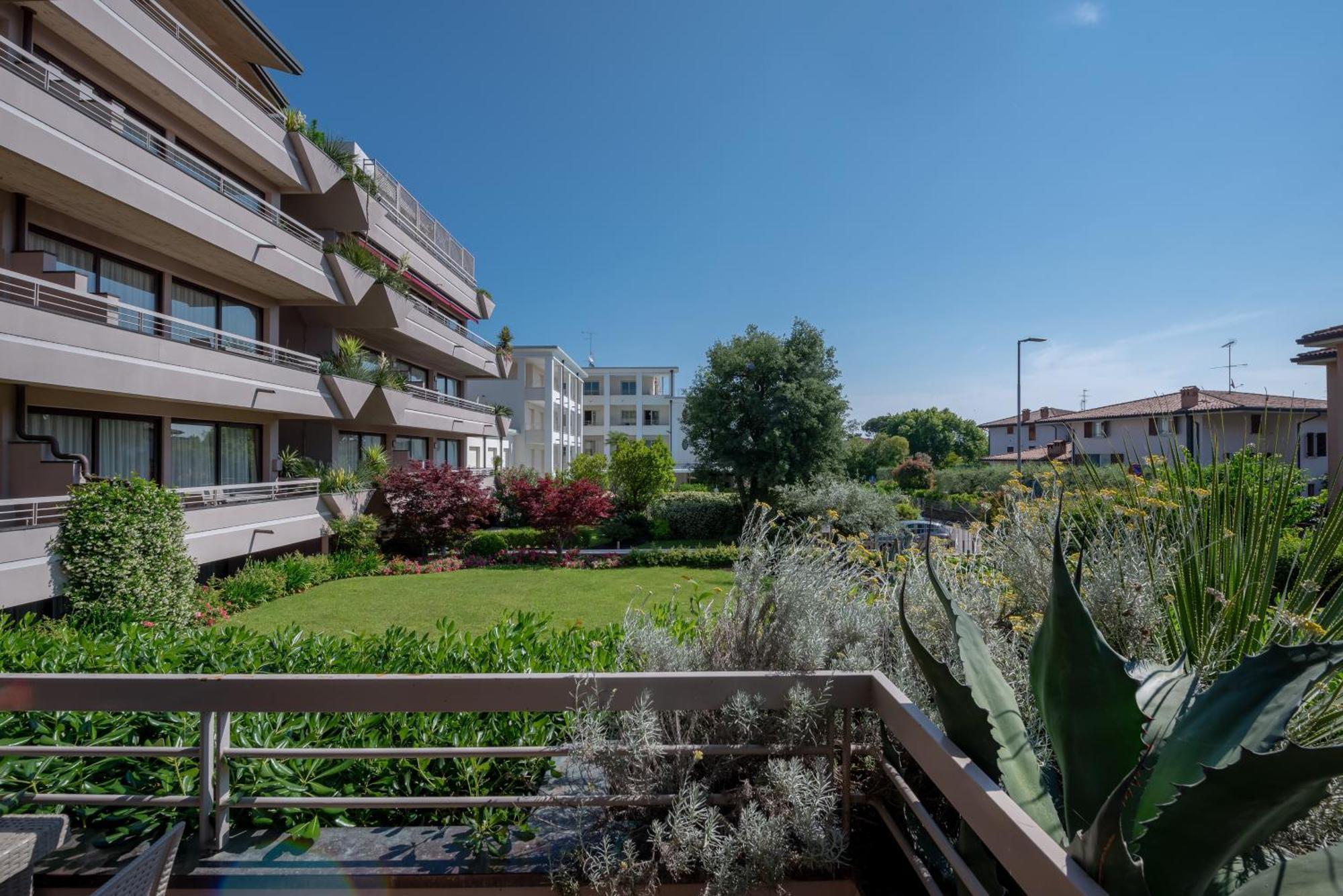 Il Sogno Apartments Desenzano del Garda Exteriör bild