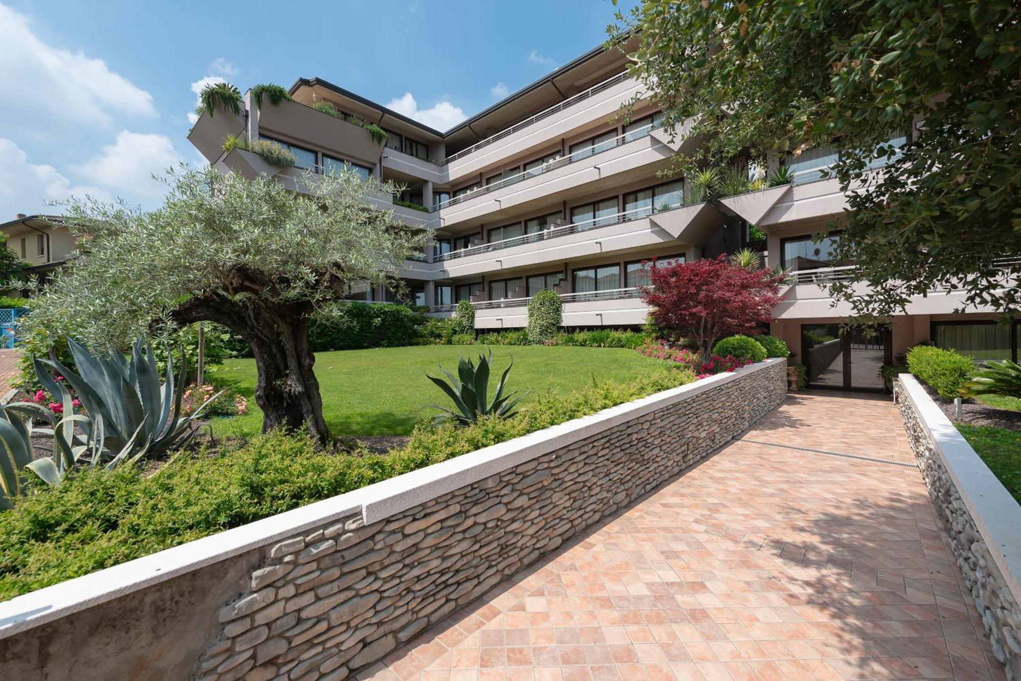 Il Sogno Apartments Desenzano del Garda Exteriör bild