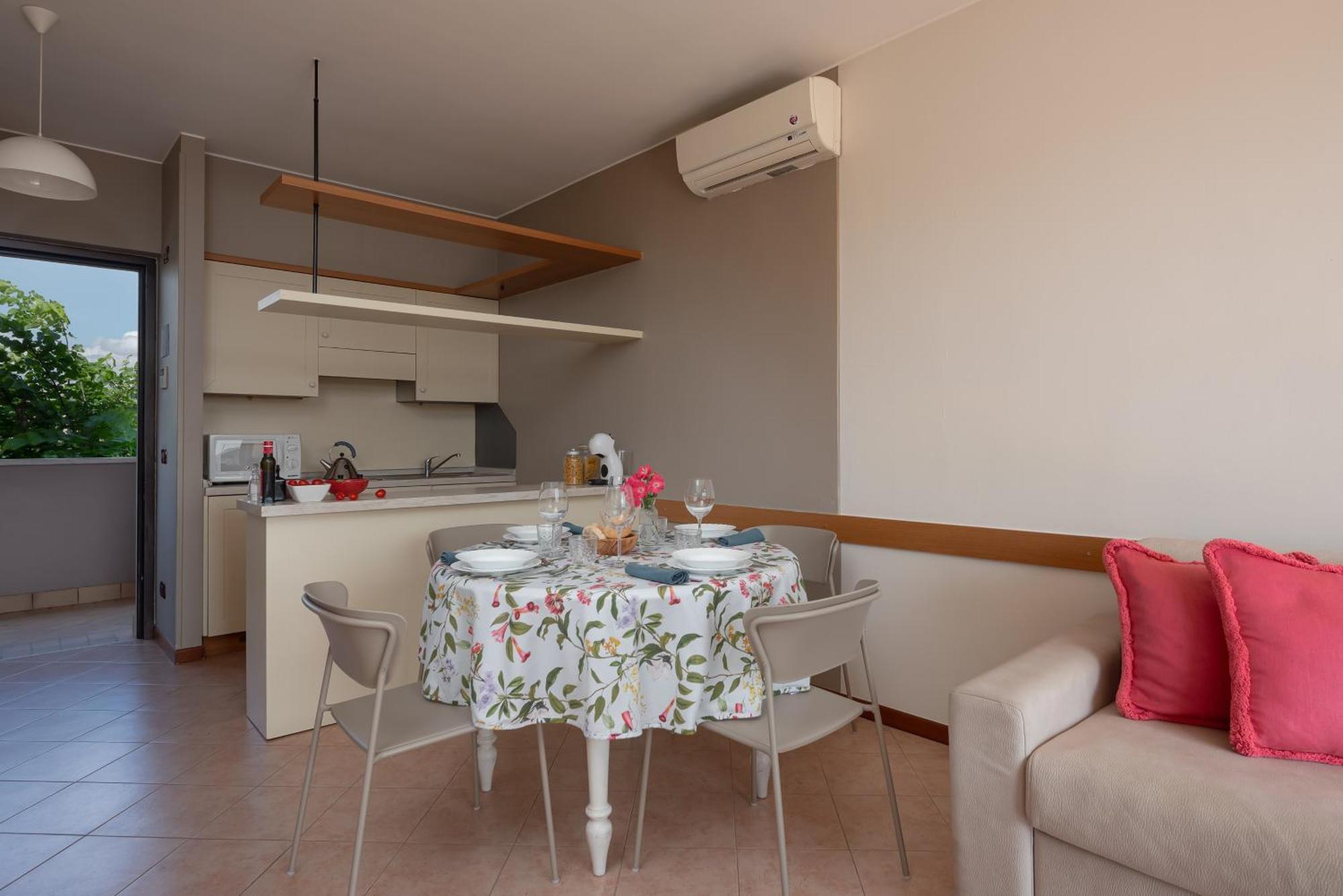 Il Sogno Apartments Desenzano del Garda Exteriör bild